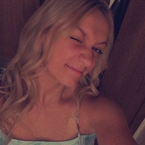 Meet your Posher, Casey